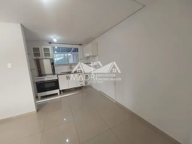 Sobrado com 160m² 2 quartos e 3 banheiros, para alugar, no bairro Nova Palhoça em Palhoça