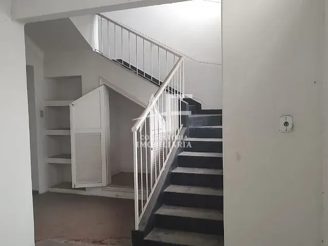 Sobrado com 280m² 4 quartos e 2 banheiros, à venda, no bairro Centro em Guaratinguetá
