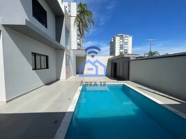 Sobrado com 304m² 4 quartos e 4 banheiros, à venda, no bairro Indaiá em Caraguatatuba