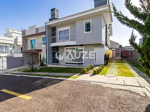Sobrado com 236m² 3 quartos e 3 banheiros, à venda, no bairro Uberaba em Curitiba