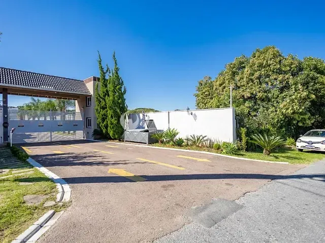 Sobrado com 236m² 3 quartos e 3 banheiros, à venda, no bairro Uberaba em Curitiba