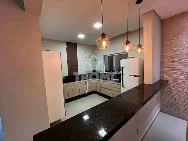 Sobrado com 300m² 3 quartos e 3 banheiros, à venda, no bairro Jardim Jaraguá  em Taubate 