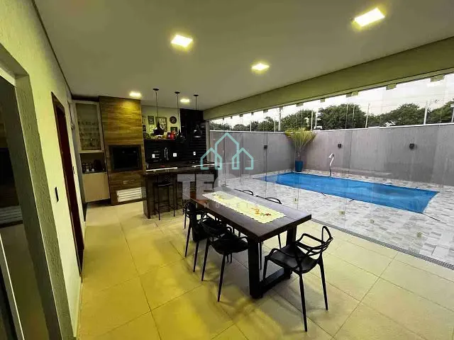 Sobrado com 300m² 3 quartos e 3 banheiros, à venda, no bairro Jardim Jaraguá  em Taubate 