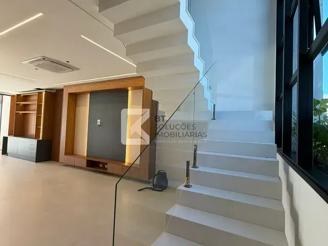 Sobrado com 360m² 4 quartos e 5 banheiros, à venda, no bairro Residencial Duas Marias em Indaiatuba