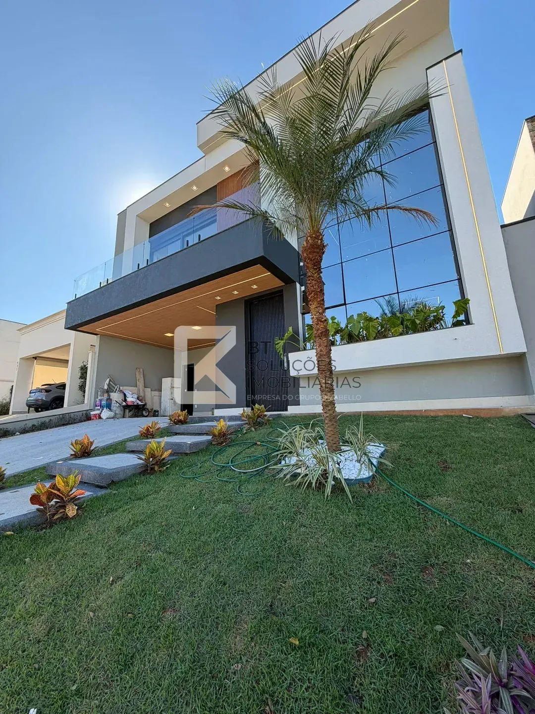 Sobrado, 4 quartos, 393 m² - Foto 1