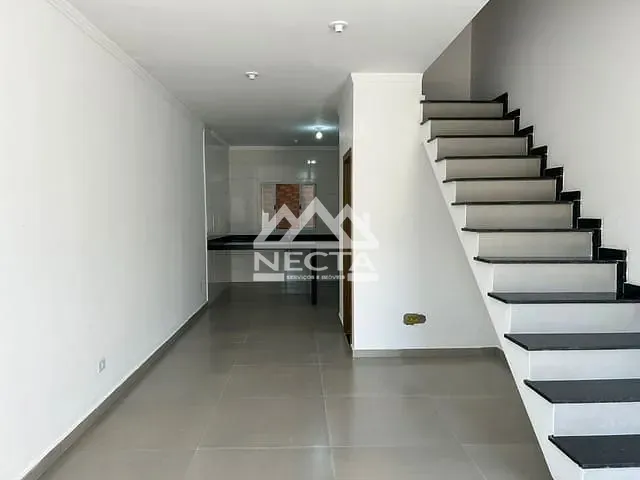 Sobrado com 125m² 2 quartos e 3 banheiros, à venda, no bairro Massaguaçu em Caraguatatuba