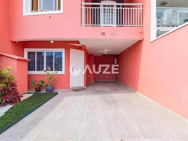 Sobrado com 146m² 3 quartos e 3 banheiros, à venda, no bairro Xaxim em Curitiba