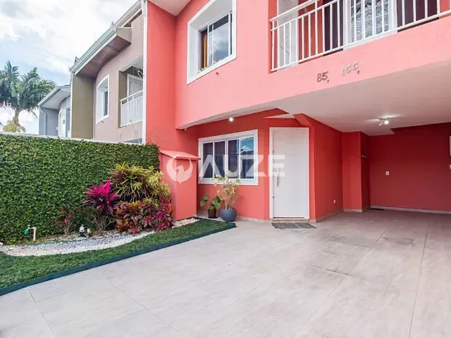 Sobrado com 146m² 3 quartos e 3 banheiros, à venda, no bairro Xaxim em Curitiba