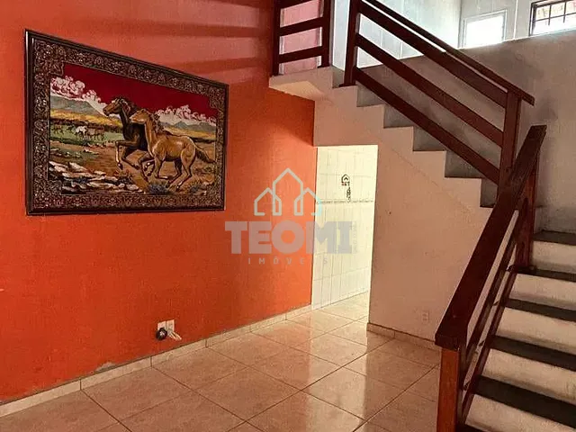 Sobrado 3 quartos e 1 banheiro, à venda, no bairro Granjas Santa Terezinha em Taubaté