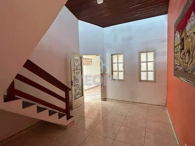Sobrado 3 quartos e 1 banheiro, à venda, no bairro Granjas Santa Terezinha em Taubaté