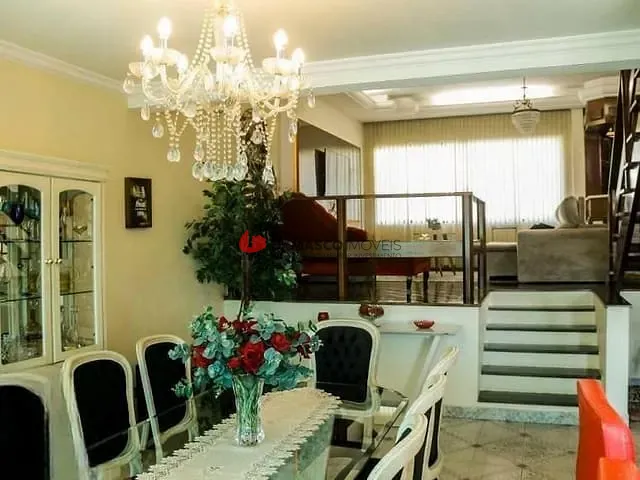 Sobrado com 292m² 3 quartos e 1 banheiro, à venda, no bairro Santa Maria em São Caetano do Sul