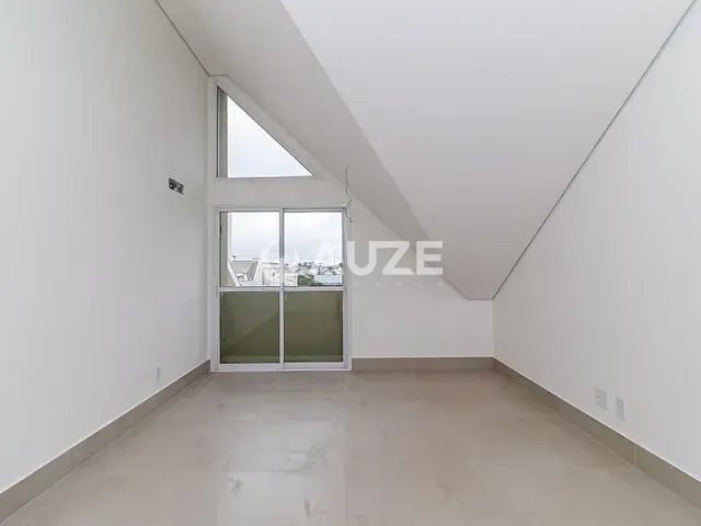 Sobrado com 164m² 4 quartos e 4 banheiros, à venda, no bairro Jardim das Américas em Curitiba