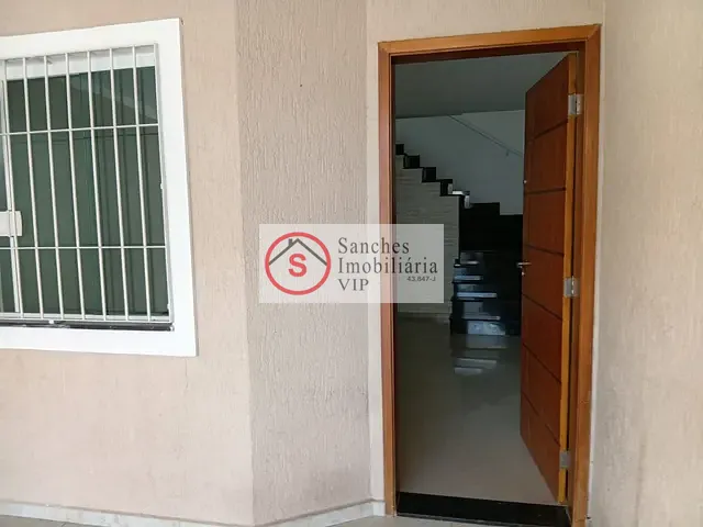 Sobrado 3 quartos e 2 banheiros, para alugar, no bairro Quinta da Paineira em São Paulo