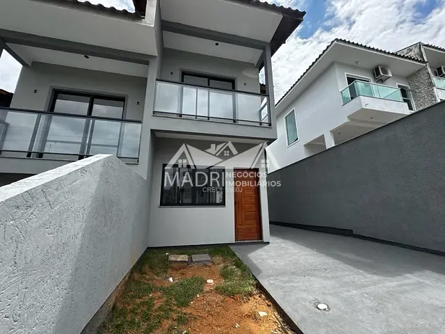 Sobrado com 110m² 2 quartos e 1 banheiro, à venda, no bairro Bela Vista em Palhoça
