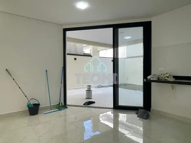 Sobrado com 150m² 3 quartos e 3 banheiros, à venda, no bairro Morada dos Nobres em Taubaté