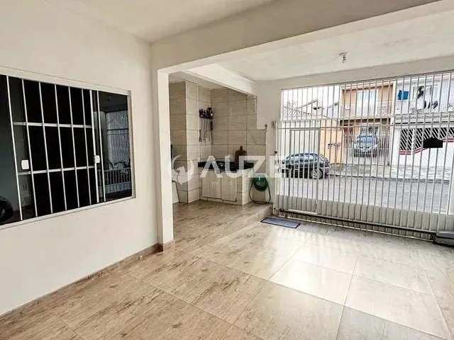 Sobrado com 200m² 2 quartos e 3 banheiros, à venda, no bairro Umbará em Curitiba