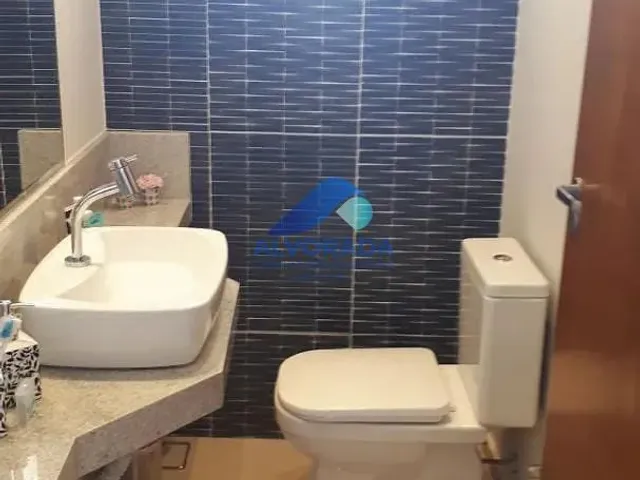 Sobrado com 250m² 3 quartos e 1 banheiro, à venda, no bairro Villa Branca em Jacareí