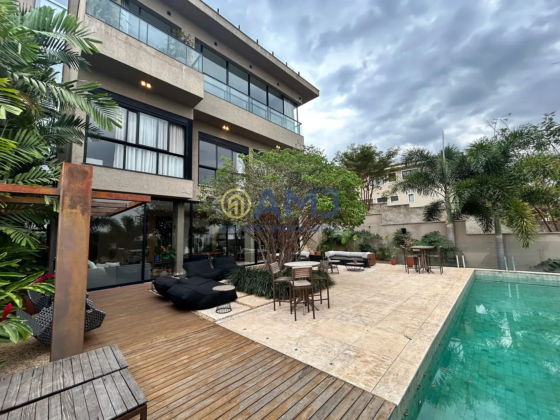 Sobrado, 4 quartos, 650 m² - Foto 1