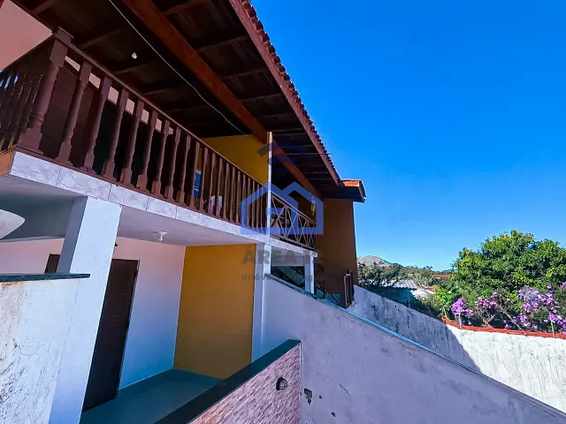 Sobrado 3 quartos e 2 banheiros, à venda, no bairro Cidade Jardim em Caraguatatuba