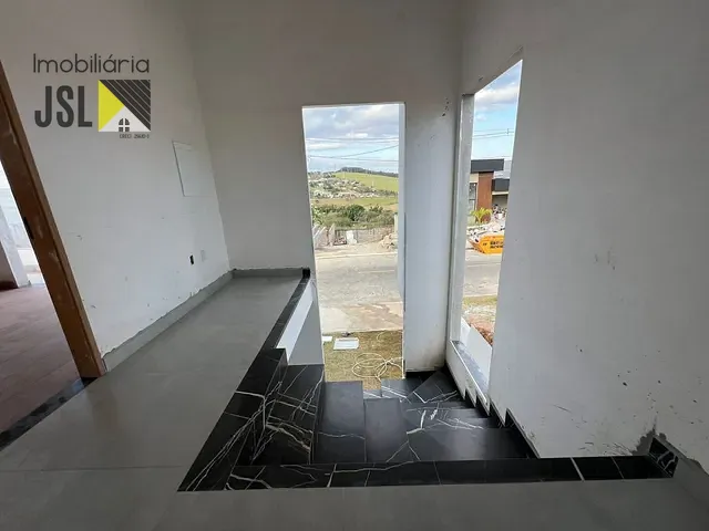 Sobrado com 250m² 3 quartos e 2 banheiros, à venda, no bairro Reserva do Vale em Caçapava