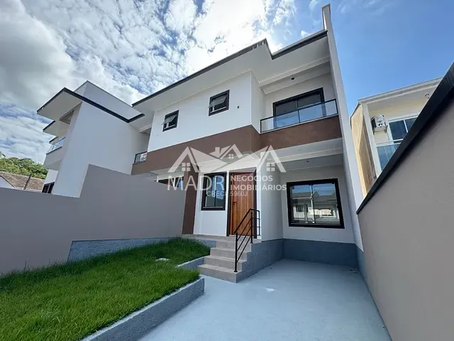 Sobrado com 392m² 2 quartos e 3 banheiros, à venda, no bairro Potecas em São José