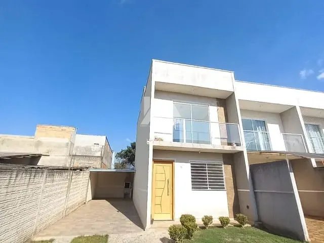 Sobrado 3 quartos e 2 banheiros, à venda, no bairro Neves em Ponta Grossa