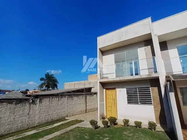 Sobrado 3 quartos e 2 banheiros, à venda, no bairro Neves em Ponta Grossa