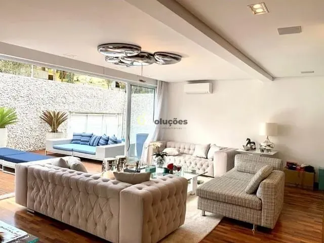 Sobrado com 520m² 3 quartos e 6 banheiros, à venda, no bairro Pacaembu em São Paulo