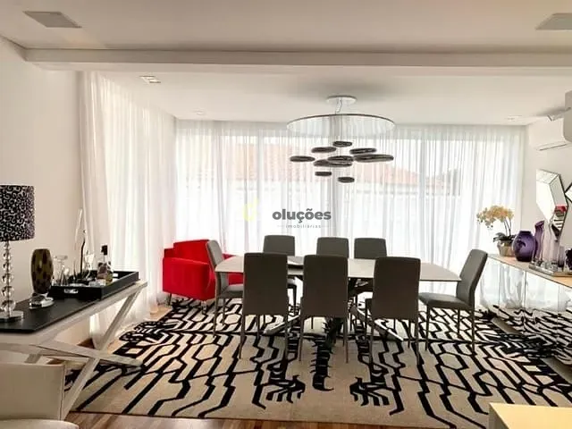 Sobrado com 520m² 3 quartos e 6 banheiros, à venda, no bairro Pacaembu em São Paulo