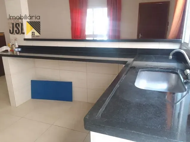 Sobrado com 150m² 3 quartos e 2 banheiros, à venda, no bairro Perinho em Caçapava