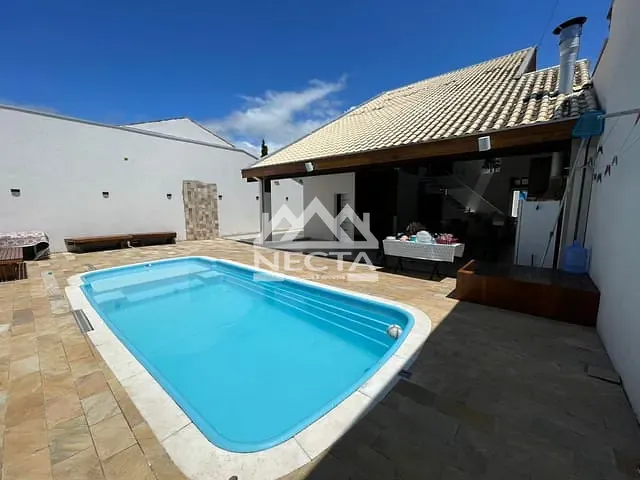 Sobrado com 360m² 4 quartos e 4 banheiros, à venda, no bairro Pontal de Santa Marina em Caraguatatuba