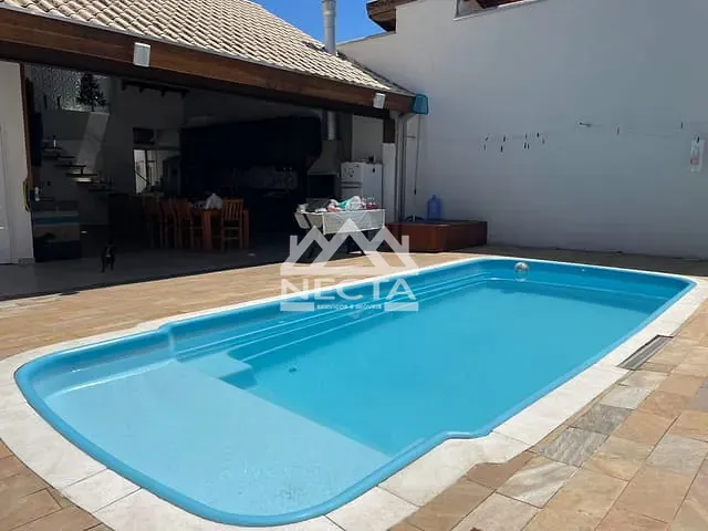 Sobrado com 360m² 4 quartos e 4 banheiros, à venda, no bairro Pontal de Santa Marina em Caraguatatuba