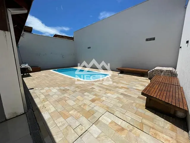 Sobrado com 360m² 4 quartos e 4 banheiros, à venda, no bairro Pontal de Santa Marina em Caraguatatuba