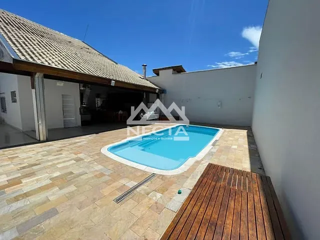 Sobrado com 360m² 4 quartos e 4 banheiros, à venda, no bairro Pontal de Santa Marina em Caraguatatuba