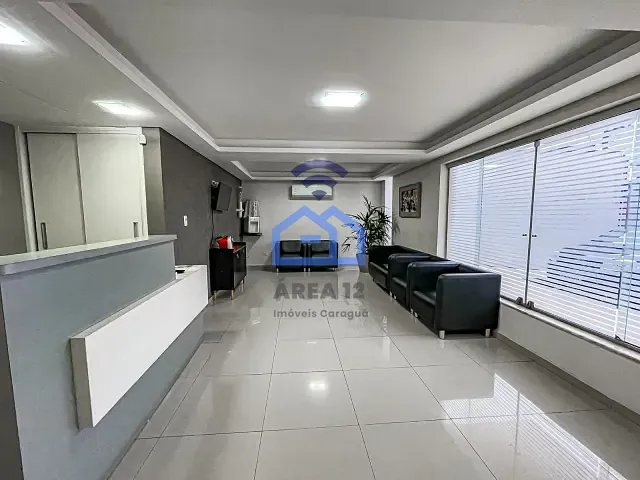 Sobrado à venda, no bairro Centro em Caraguatatuba