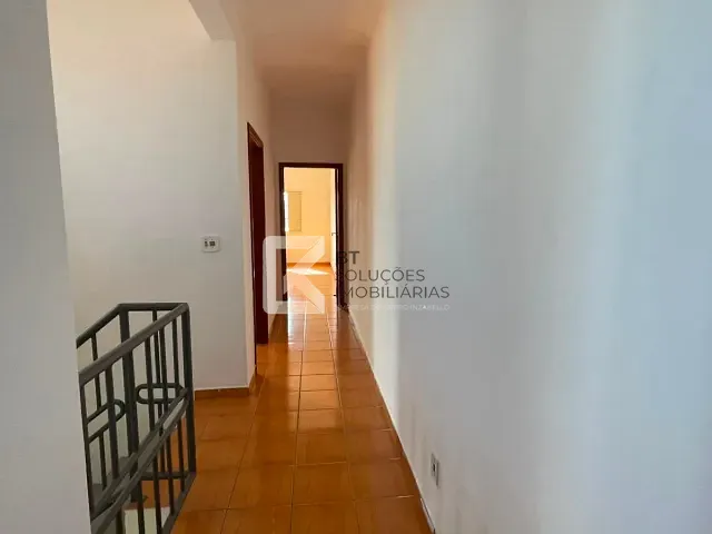 Sobrado 3 quartos e 2 banheiros, para alugar, no bairro Vila Todos os Santos em Indaiatuba
