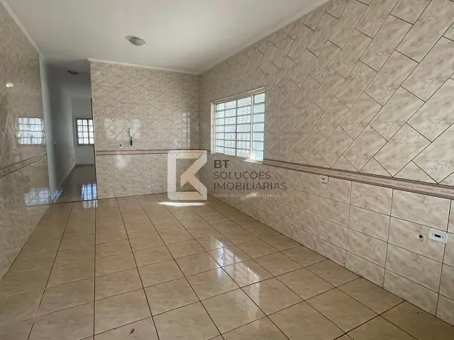 Sobrado 3 quartos e 2 banheiros, para alugar, no bairro Vila Todos os Santos em Indaiatuba