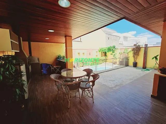 Casa com 184m² 3 quartos e 3 banheiros, à venda, no bairro Urbanova em São José dos Campos