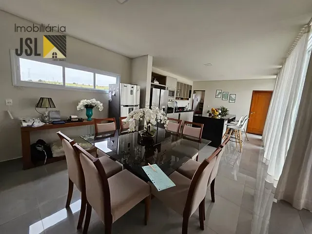 Sobrado com 384m² 3 quartos e 2 banheiros, à venda, no bairro Condomínio Bella Vittá em Caçapava