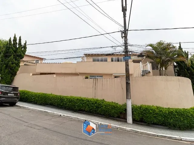 Sobrado com 290m² 3 quartos e 6 banheiros, à venda, no bairro Jardim Icaraí em São Paulo