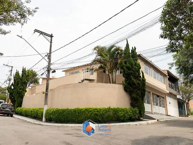 Sobrado com 290m² 3 quartos e 6 banheiros, à venda, no bairro Jardim Icaraí em São Paulo