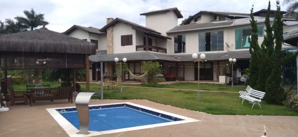 Sobrado com 1750m² 5 quartos e 12 banheiros, à venda ou para alugar, no bairro Caraguatá em Mairiporã