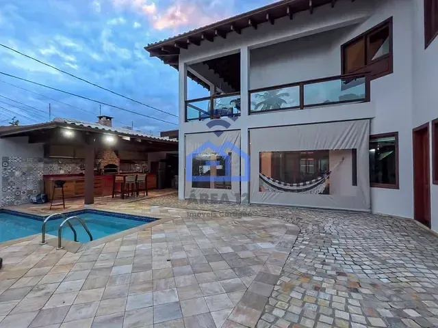 Sobrado com 437m², à venda, no bairro Indaiá em Caraguatatuba