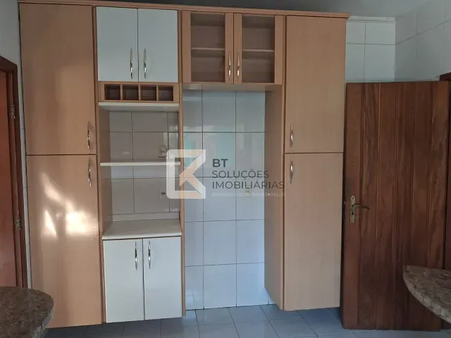 Sobrado com 300m² 4 quartos e 4 banheiros, para alugar, no bairro Jardim Esplanada em Indaiatuba