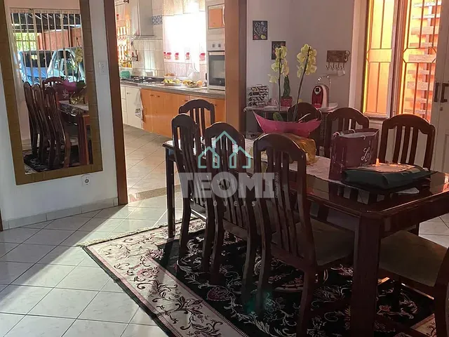 Sobrado com 500m² 3 quartos e 5 banheiros, à venda, no bairro Parque Santo Antônio em Taubaté