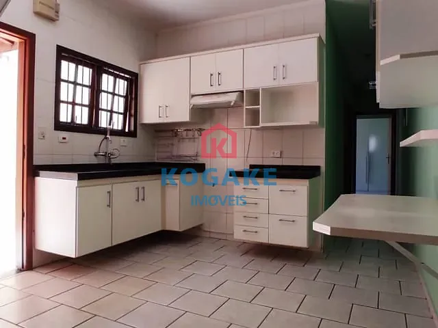 Sobrado com 125m² 3 quartos e 2 banheiros, à venda, no bairro Jardim das Indústrias em São José dos Campos