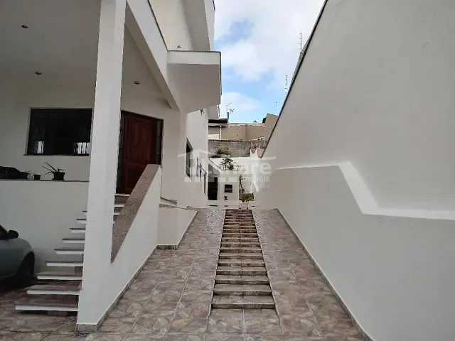 Sobrado com 400m² 4 quartos e 4 banheiros, à venda, no bairro Vila Oliveira em Mogi das Cruzes