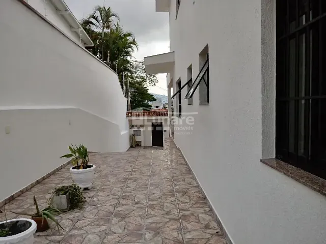Sobrado com 400m² 4 quartos e 4 banheiros, à venda, no bairro Vila Oliveira em Mogi das Cruzes