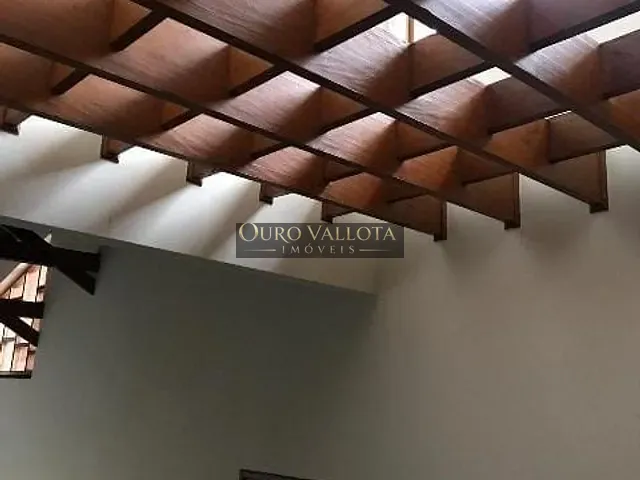 Sobrado com 1575m² 4 quartos e 5 banheiros, à venda, no bairro Acapulco em Guarujá