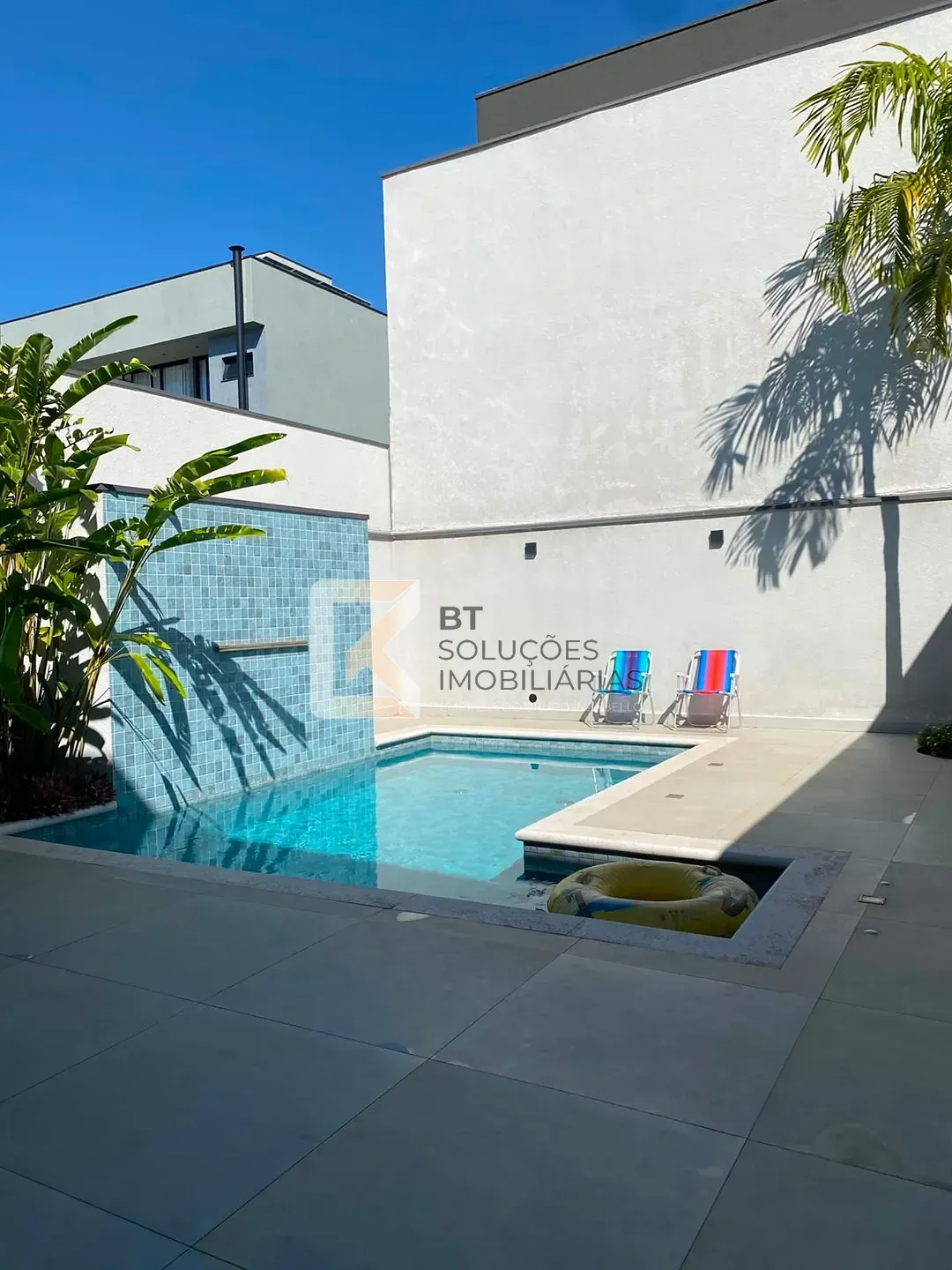 Sobrado, 3 quartos, 270 m² - Foto 1